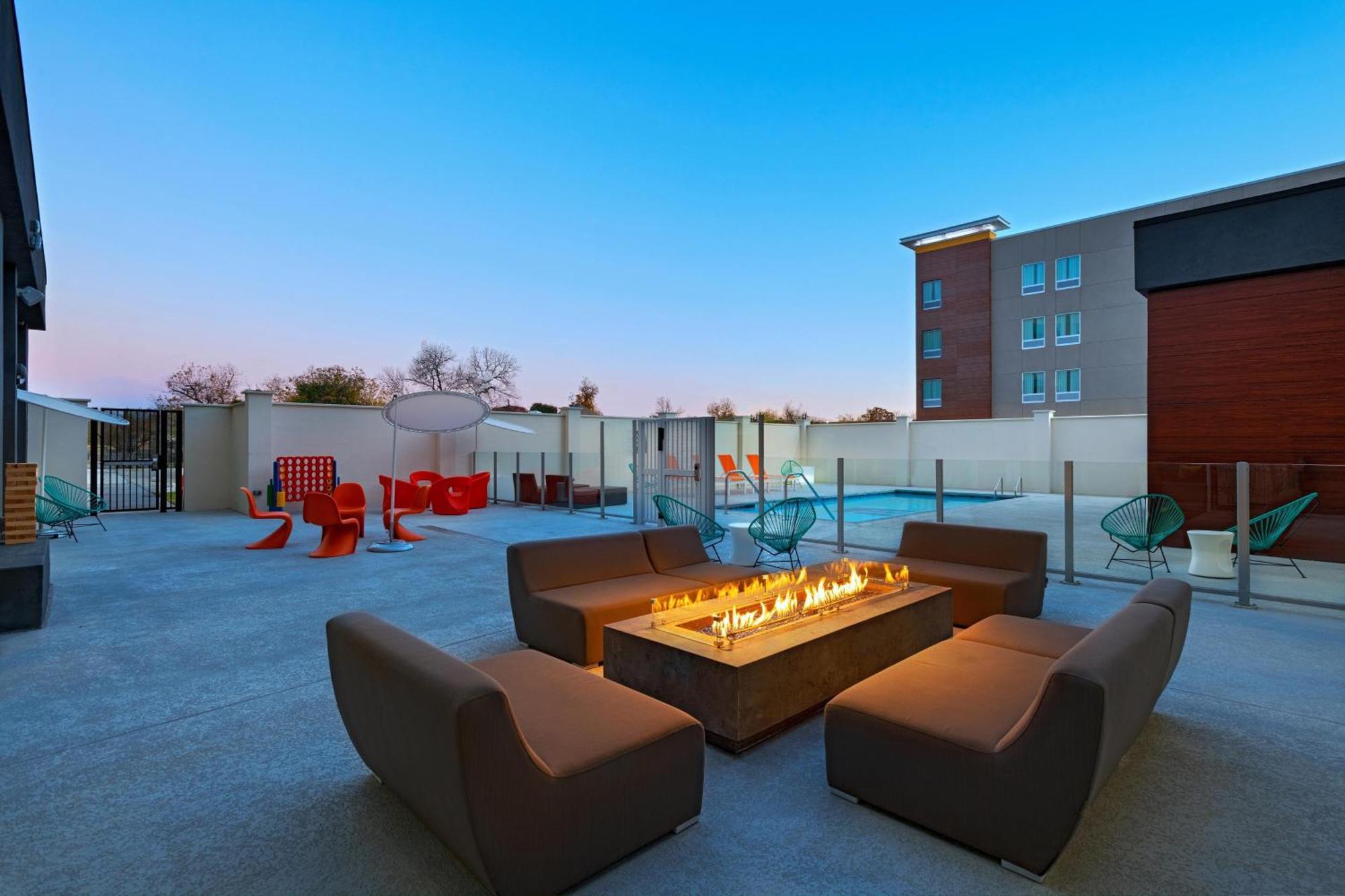 Hotel Aloft Waco Downtown Esterno foto